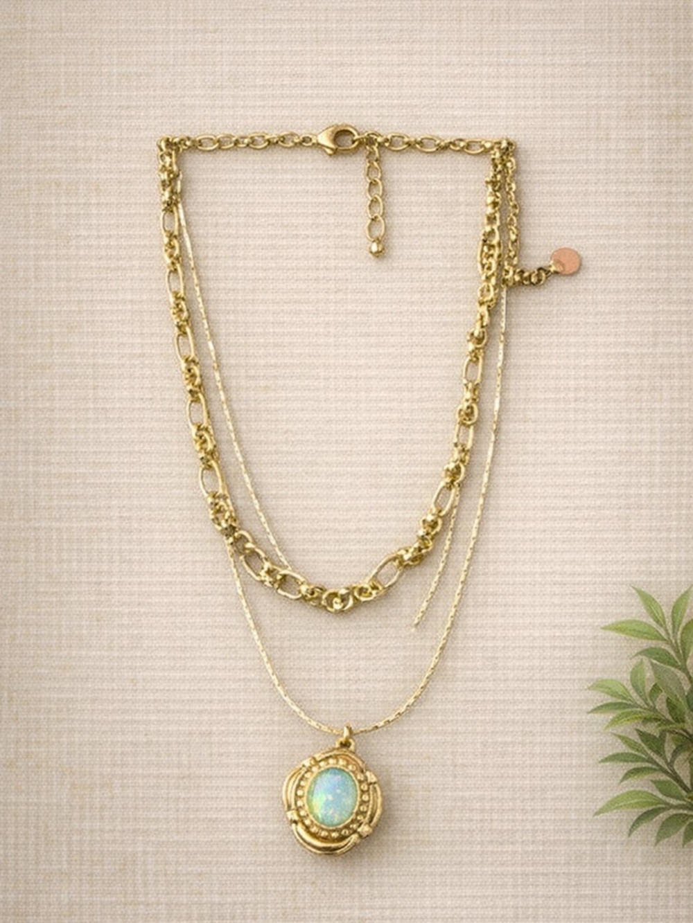 ✨ Gold Layered Necklace w/ Opalescent Pendant – Elegant & Eye‑Catching